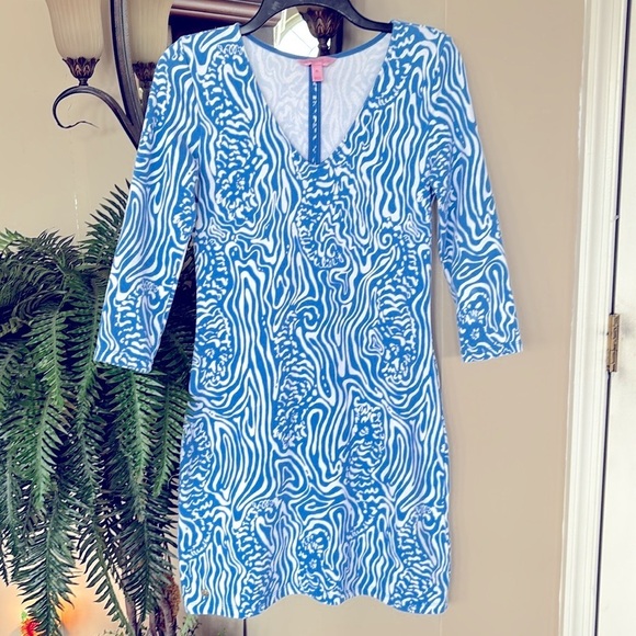 Lilly Pulitzer Blue & White Seahorse Swirl Dress V-Neck 3/4 Sleeves Tropical - Picture 1 of 14